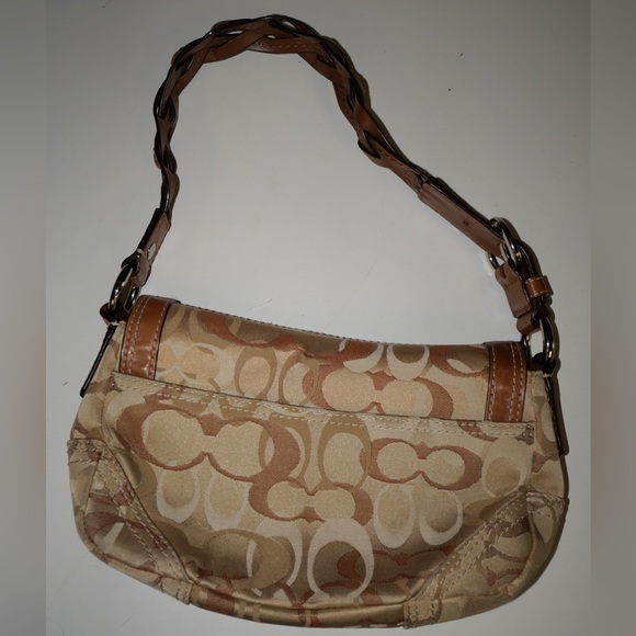 Coach - Picture 2 of 3